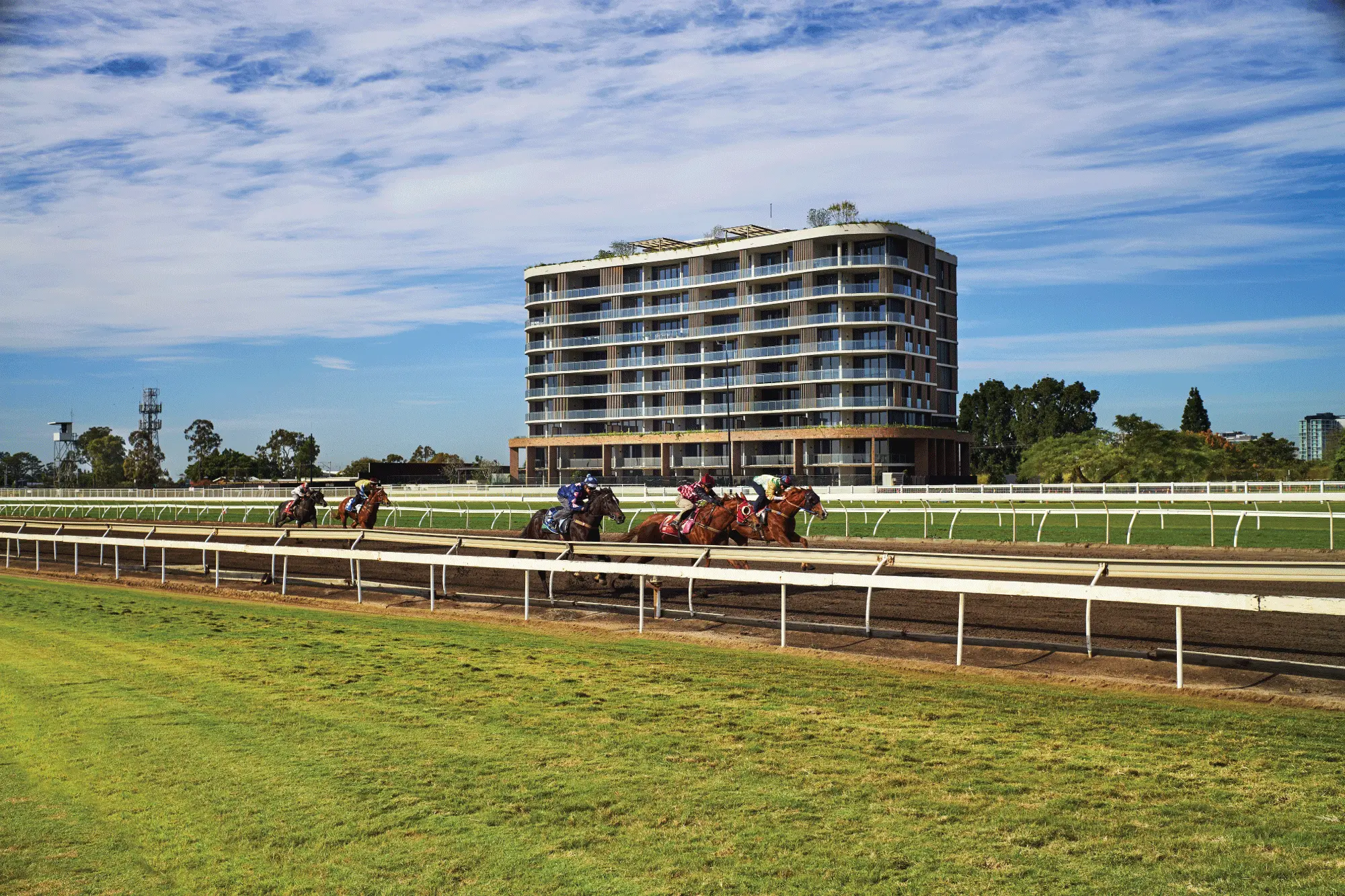 現代公寓大樓 俯瞰馬場賽道，位於Ascot Green，布里斯本。